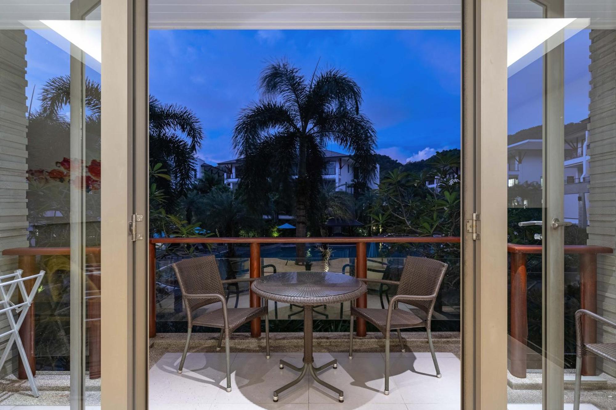 Beachfront luxury 2 bdr apartment by InDreams, Naithon Beach  Екстер'єр фото